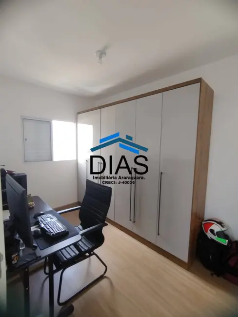 Foto 2 de Apartamento com 2 quartos à venda, 53m2 em Jardim Celiamar, Araraquara - SP