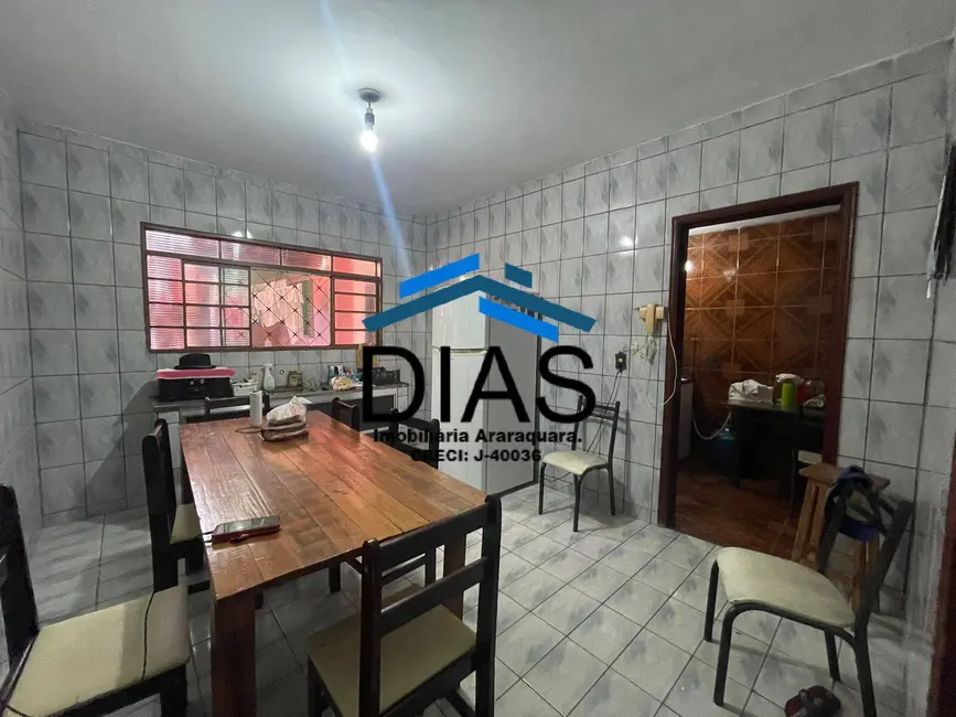 Casa com 3 quartos à venda, 181m2 em Parque Residencial Iguatemi, Araraquara - SP - imagem 4 Foto 4 de Casa com 3 quartos à venda, 181m2 em Parque Residencial Iguatemi, Araraquara - SP