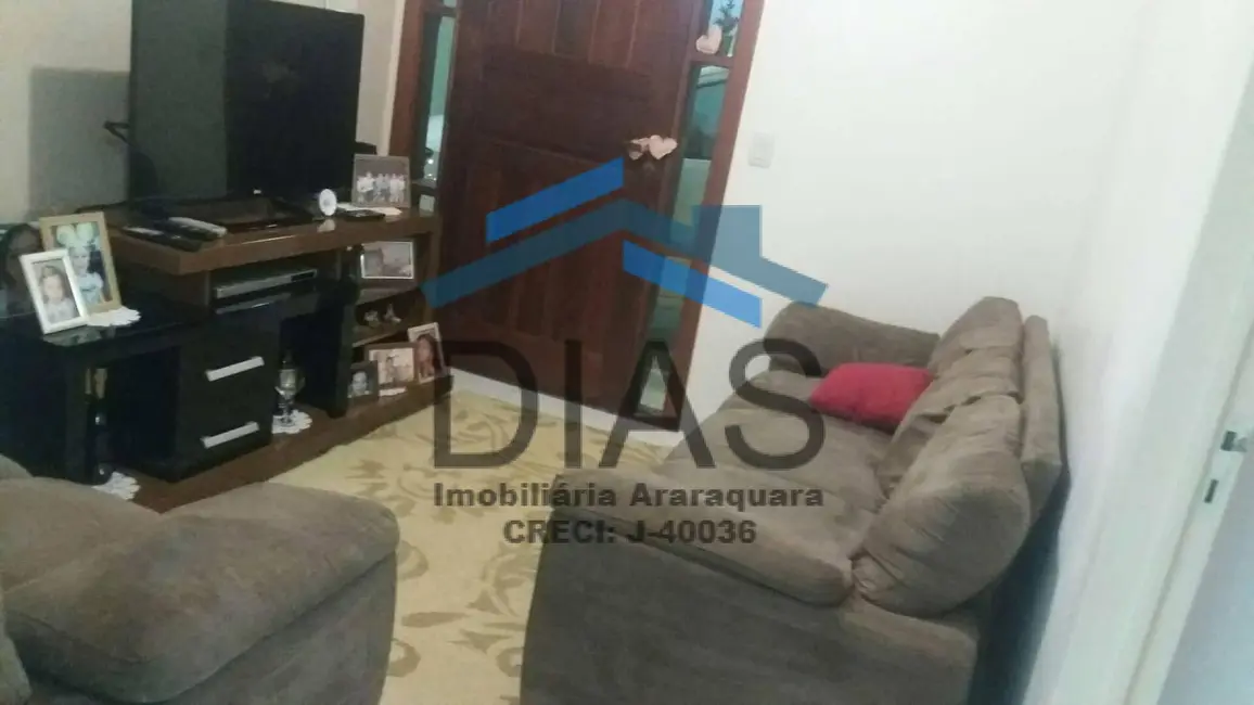 Casa com 3 quartos à venda, 164m2 em Jardim Indaiá, Araraquara - SP - imagem 4 Foto 4 de Casa com 3 quartos à venda, 164m2 em Jardim Indaiá, Araraquara - SP