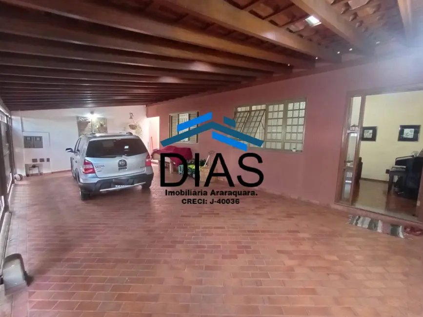 Casa com 3 quartos à venda, 250m2 em Jardim Santa Clara (Vila Xavier), Araraquara - SP - imagem 3 Foto 3 de Casa com 3 quartos à venda, 250m2 em Jardim Santa Clara (Vila Xavier), Araraquara - SP