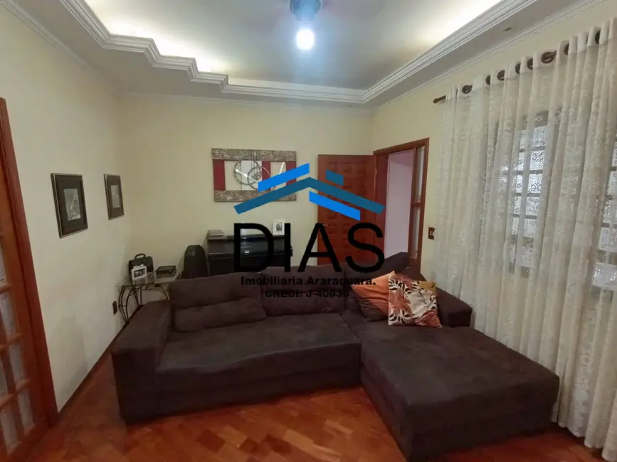 Foto 2 de Casa com 3 quartos à venda, 250m2 em Jardim Santa Clara (Vila Xavier), Araraquara - SP