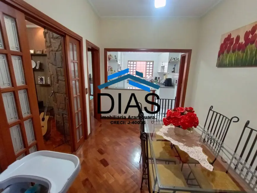 Casa com 3 quartos à venda, 250m2 em Jardim Santa Clara (Vila Xavier), Araraquara - SP - imagem 7 Foto 7 de Casa com 3 quartos à venda, 250m2 em Jardim Santa Clara (Vila Xavier), Araraquara - SP