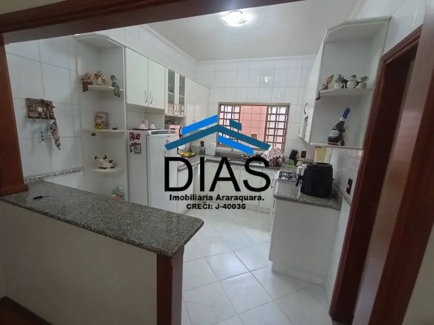 Casa com 3 quartos à venda, 250m2 em Jardim Santa Clara (Vila Xavier), Araraquara - SP - imagem 5 Foto 5 de Casa com 3 quartos à venda, 250m2 em Jardim Santa Clara (Vila Xavier), Araraquara - SP