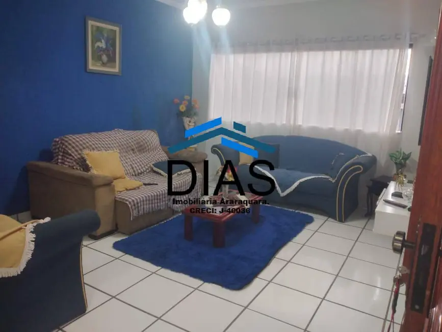 Casa com 3 quartos à venda, 162m2 em Centro, Araraquara - SP - imagem 4 Foto 4 de Casa com 3 quartos à venda, 162m2 em Centro, Araraquara - SP