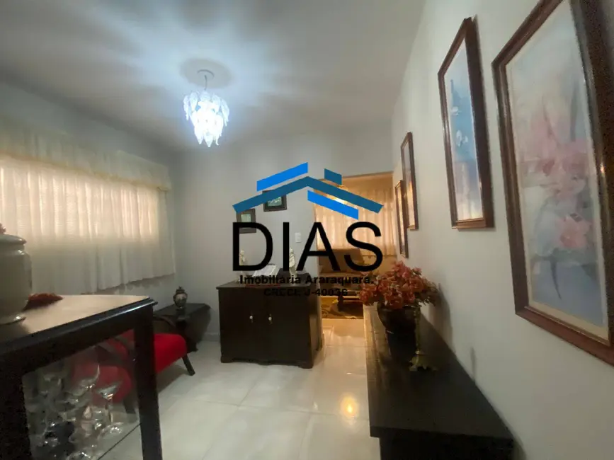 Casa com 2 quartos à venda, 220m2 em Jardim Paulistano (Vila Xavier), Araraquara - SP - imagem 3 Foto 3 de Casa com 2 quartos à venda, 220m2 em Jardim Paulistano (Vila Xavier), Araraquara - SP