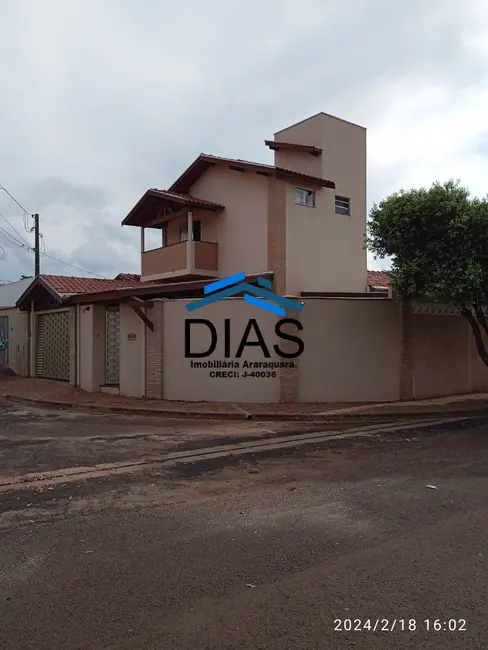 Casa com 3 quartos à venda, 175m2 em Jardim Gardênias, Araraquara - SP - imagem 1 Foto 1 de Casa com 3 quartos à venda, 175m2 em Jardim Gardênias, Araraquara - SP