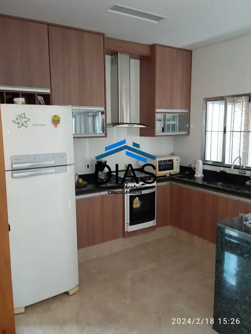 Casa com 3 quartos à venda, 175m2 em Jardim Gardênias, Araraquara - SP - imagem 5 Foto 5 de Casa com 3 quartos à venda, 175m2 em Jardim Gardênias, Araraquara - SP