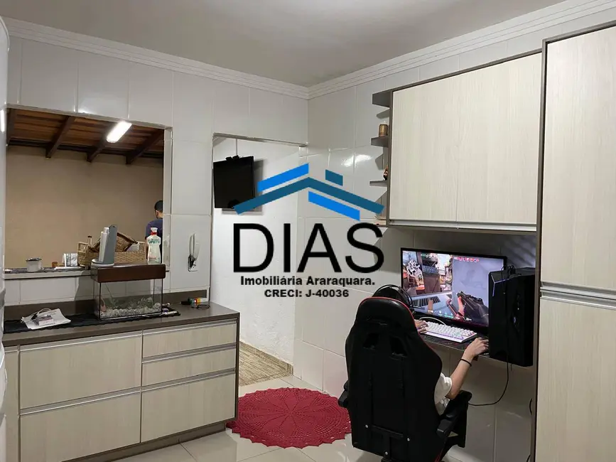 Casa com 2 quartos à venda, 136m2 em Jardim Victório Antônio de Santi II, Araraquara - SP - imagem 4 Foto 4 de Casa com 2 quartos à venda, 136m2 em Jardim Victório Antônio de Santi II, Araraquara - SP