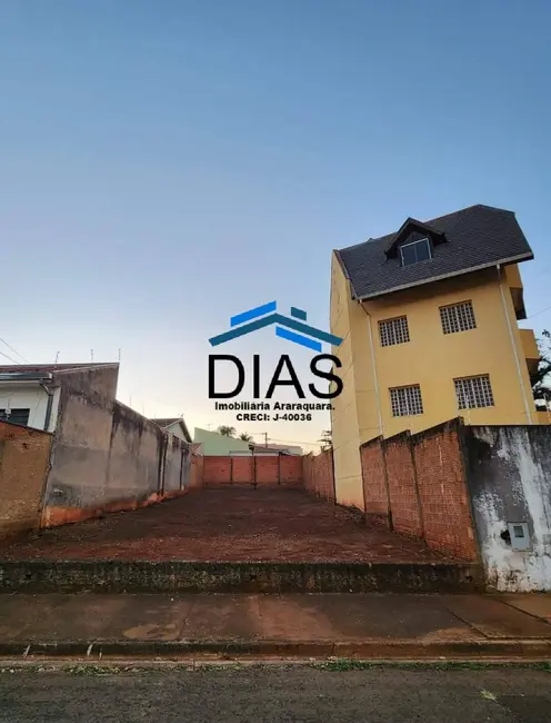 Foto 1 de Terreno / Lote à venda, 288m2 em Vila Suconasa, Araraquara - SP