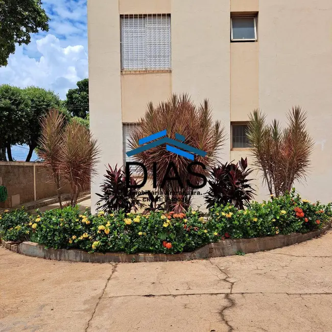 Foto 1 de Apartamento com 2 quartos à venda, 57m2 em Jardim Quitandinha, Araraquara - SP