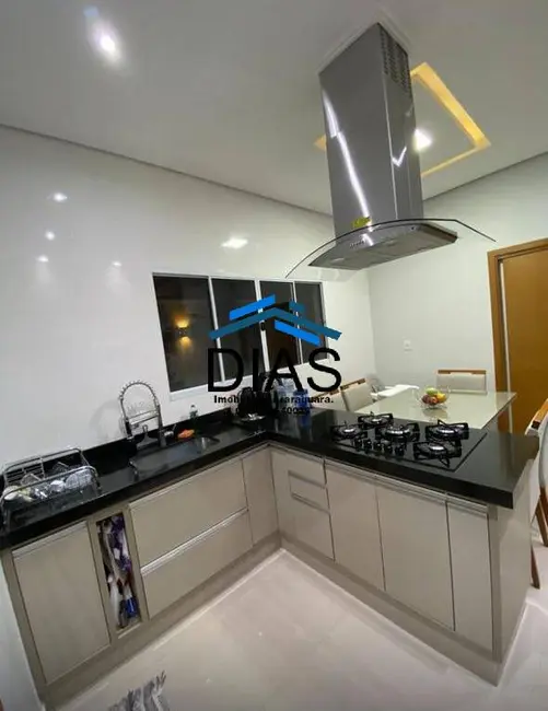 Casa com 3 quartos à venda, 120m2 em Jardim Marialice, Araraquara - SP - imagem 5 Foto 5 de Casa com 3 quartos à venda, 120m2 em Jardim Marialice, Araraquara - SP