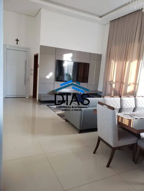 Casa com 3 quartos à venda, 198m2 em Jardim Imperador, Araraquara - SP - imagem 6 Foto 6 de Casa com 3 quartos à venda, 198m2 em Jardim Imperador, Araraquara - SP