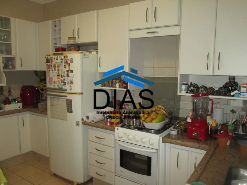 Foto 6 de Casa com 3 quartos à venda, 196m2 em Vila Furlan, Araraquara - SP