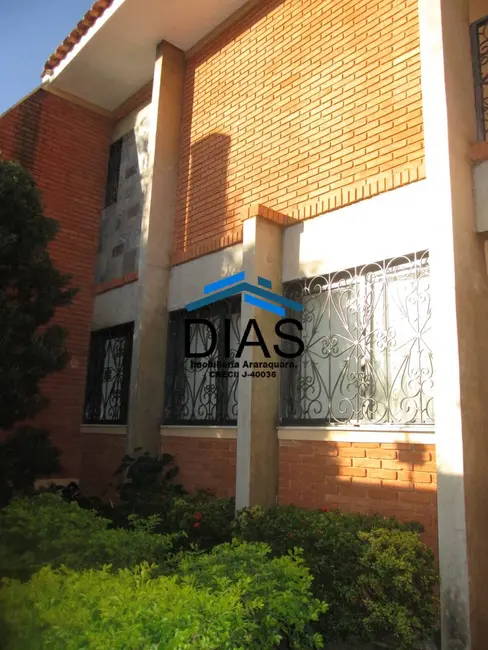 Foto 2 de Casa com 3 quartos à venda, 196m2 em Vila Furlan, Araraquara - SP