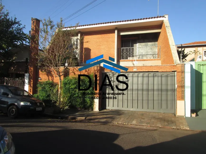Foto 1 de Casa com 3 quartos à venda, 196m2 em Vila Furlan, Araraquara - SP