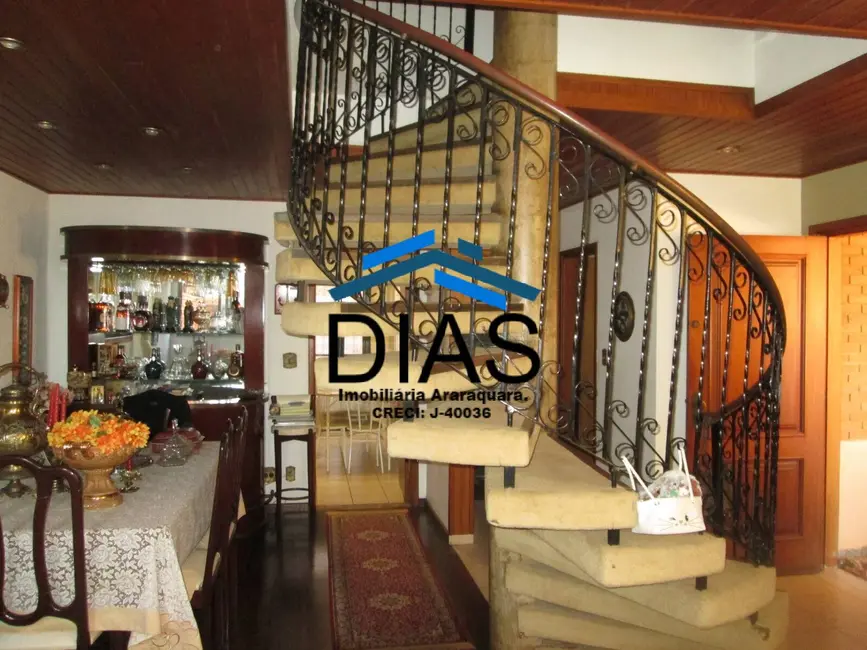 Foto 5 de Casa com 3 quartos à venda, 196m2 em Vila Furlan, Araraquara - SP