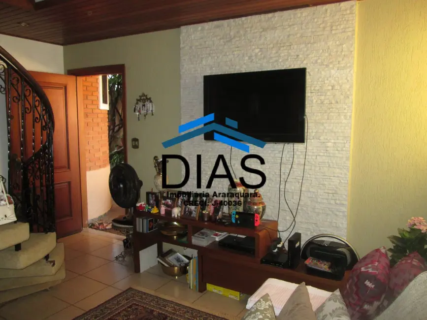 Foto 4 de Casa com 3 quartos à venda, 196m2 em Vila Furlan, Araraquara - SP