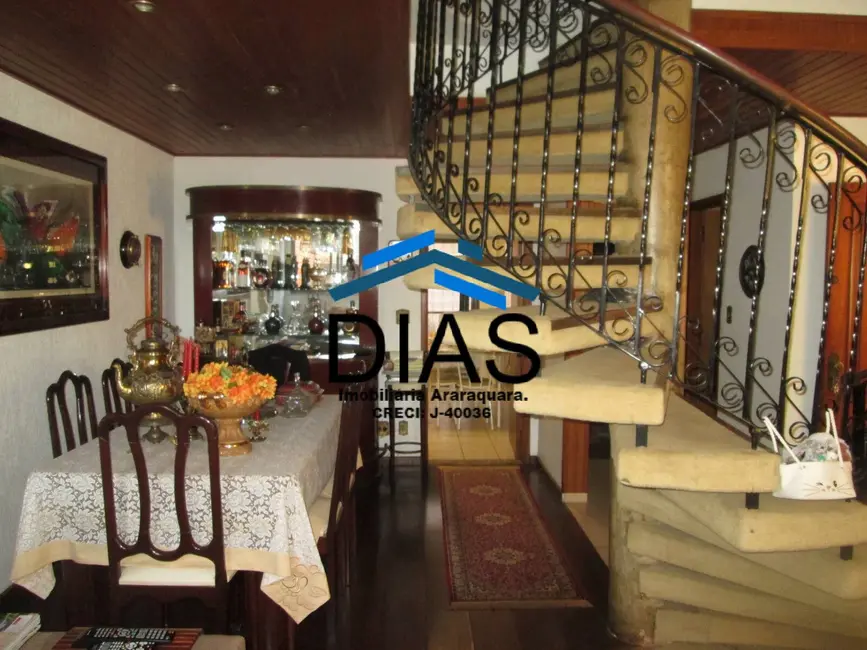 Foto 3 de Casa com 3 quartos à venda, 196m2 em Vila Furlan, Araraquara - SP