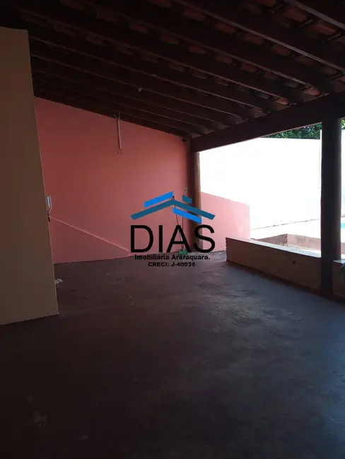 Casa com 2 quartos à venda, 203m2 em Jardim Santa Lúcia, Araraquara - SP - imagem 3 Foto 3 de Casa com 2 quartos à venda, 203m2 em Jardim Santa Lúcia, Araraquara - SP