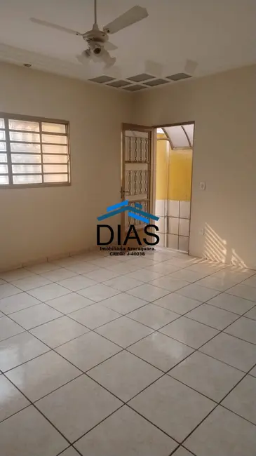 Foto 4 de Casa com 2 quartos à venda, 151m2 em Jardim Residencial Itália, Araraquara - SP