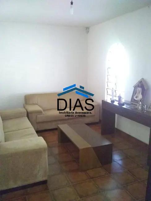 Casa com 2 quartos à venda, 253m2 em Jardim Vitória, Araraquara - SP - imagem 3 Foto 3 de Casa com 2 quartos à venda, 253m2 em Jardim Vitória, Araraquara - SP
