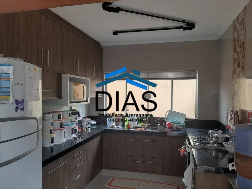 Foto 2 de Casa com 2 quartos à venda, 153m2 em Americo Brasiliense - SP