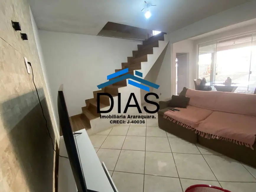 Casa com 3 quartos à venda, 105m2 em Jardim Indaiá, Araraquara - SP - imagem 3 Foto 3 de Casa com 3 quartos à venda, 105m2 em Jardim Indaiá, Araraquara - SP