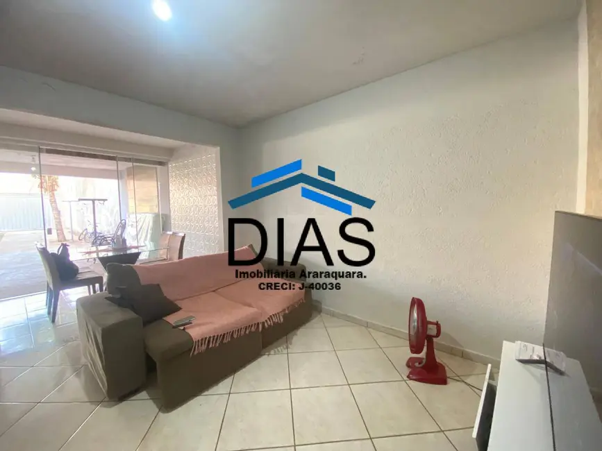 Casa com 3 quartos à venda, 105m2 em Jardim Indaiá, Araraquara - SP - imagem 2 Foto 2 de Casa com 3 quartos à venda, 105m2 em Jardim Indaiá, Araraquara - SP