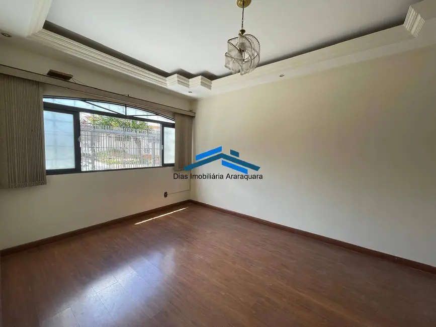 Casa com 3 quartos à venda, 255m2 em Vila Xavier (Vila Xavier), Araraquara - SP - imagem 3 Foto 3 de Casa com 3 quartos à venda, 255m2 em Vila Xavier (Vila Xavier), Araraquara - SP
