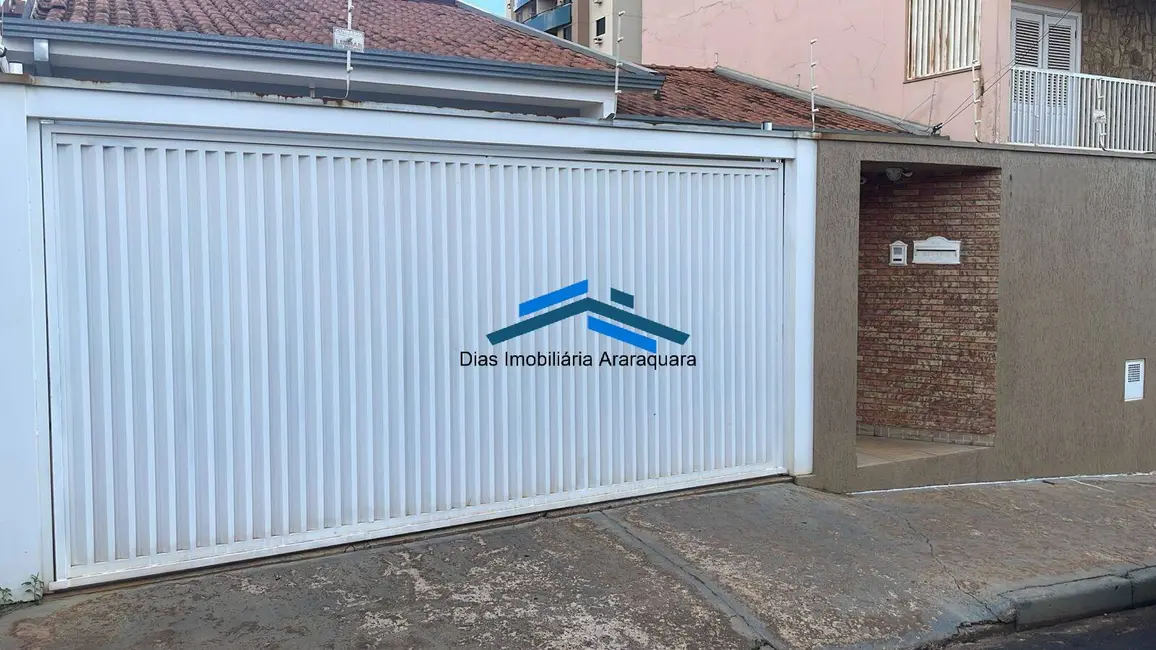 Casa com 3 quartos à venda, 300m2 em Vila Suconasa, Araraquara - SP - imagem 1 Foto 1 de Casa com 3 quartos à venda, 300m2 em Vila Suconasa, Araraquara - SP
