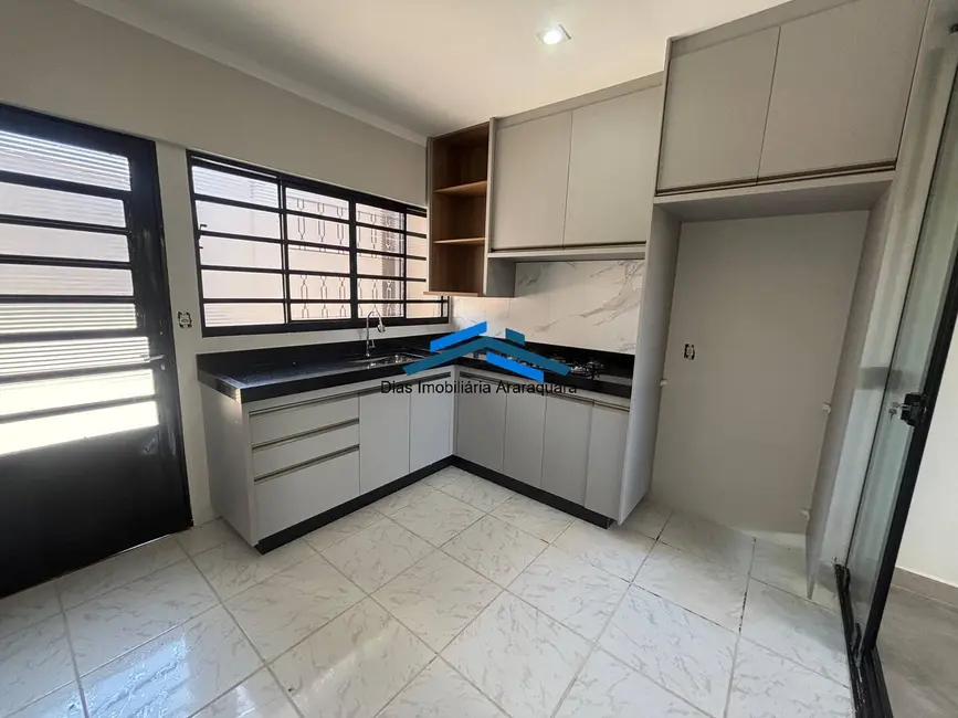 Casa com 3 quartos à venda, 180m2 em Jardim Residencial Lupo II, Araraquara - SP - imagem 5 Foto 5 de Casa com 3 quartos à venda, 180m2 em Jardim Residencial Lupo II, Araraquara - SP