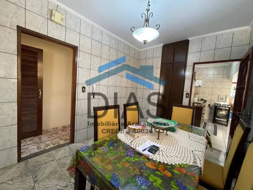 Casa com 2 quartos à venda, 250m2 em Jardim Santa Júlia (Vila Xavier), Araraquara - SP - imagem 5 Foto 5 de Casa com 2 quartos à venda, 250m2 em Jardim Santa Júlia (Vila Xavier), Araraquara - SP