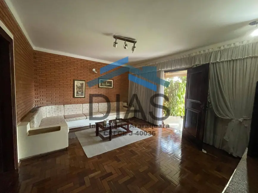 Casa com 3 quartos à venda, 338m2 em Vila Xavier (Vila Xavier), Araraquara - SP - imagem 4 Foto 4 de Casa com 3 quartos à venda, 338m2 em Vila Xavier (Vila Xavier), Araraquara - SP