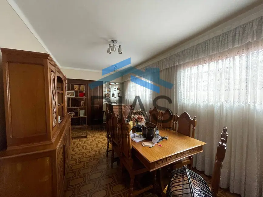 Casa com 3 quartos à venda, 338m2 em Vila Xavier (Vila Xavier), Araraquara - SP - imagem 6 Foto 6 de Casa com 3 quartos à venda, 338m2 em Vila Xavier (Vila Xavier), Araraquara - SP