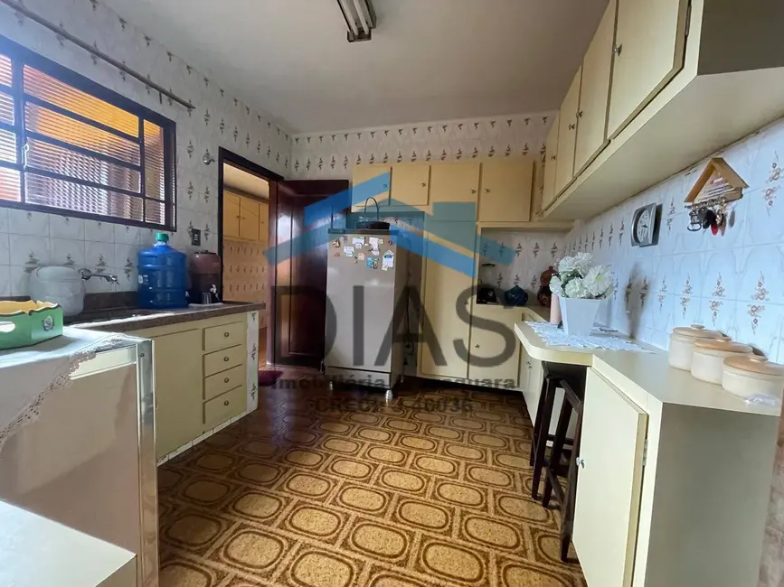 Casa com 3 quartos à venda, 338m2 em Vila Xavier (Vila Xavier), Araraquara - SP - imagem 7 Foto 7 de Casa com 3 quartos à venda, 338m2 em Vila Xavier (Vila Xavier), Araraquara - SP