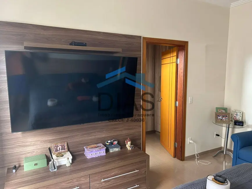 Casa com 3 quartos à venda, 344m2 em Centro, Araraquara - SP - imagem 2 Foto 2 de Casa com 3 quartos à venda, 344m2 em Centro, Araraquara - SP