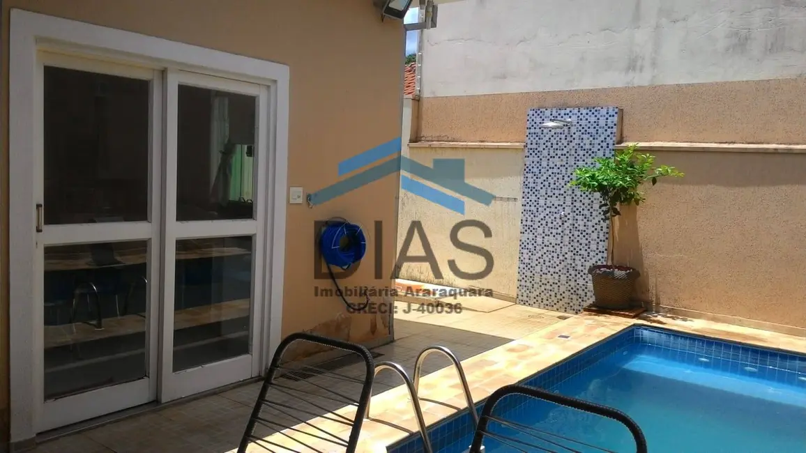 Casa com 2 quartos à venda, 288m2 em Vila Ferroviária, Araraquara - SP - imagem 1 Foto 1 de Casa com 2 quartos à venda, 288m2 em Vila Ferroviária, Araraquara - SP