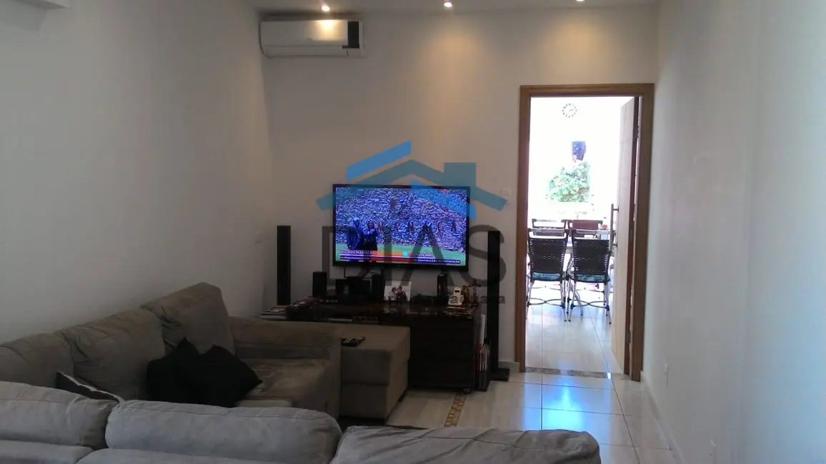 Casa com 2 quartos à venda, 288m2 em Vila Ferroviária, Araraquara - SP - imagem 9 Foto 9 de Casa com 2 quartos à venda, 288m2 em Vila Ferroviária, Araraquara - SP