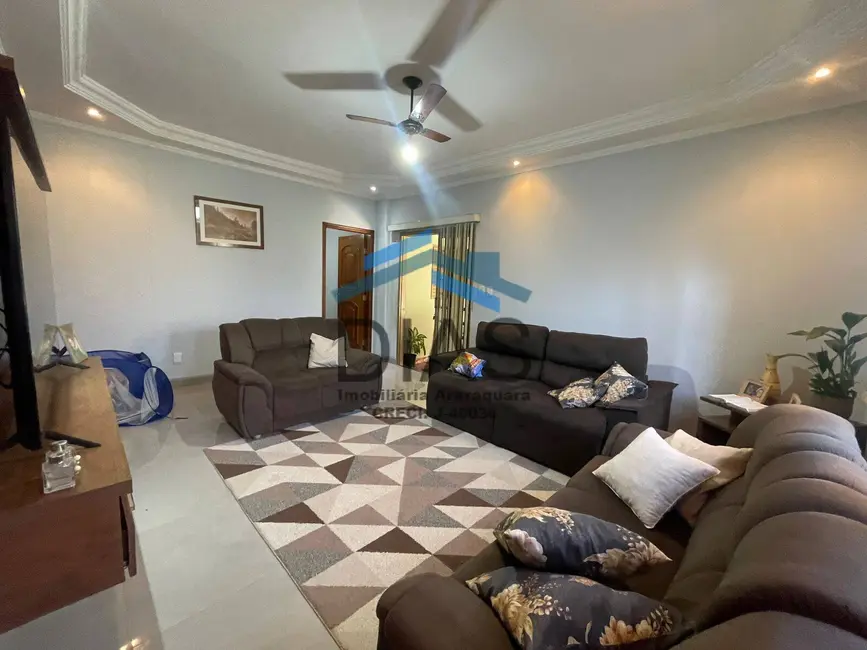 Foto 1 de Casa com 2 quartos à venda, 204m2 em Residencial Acapulco, Araraquara - SP