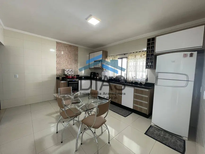 Casa com 2 quartos à venda, 194m2 em Jardim Residencial Lupo II, Araraquara - SP - imagem 3 Foto 3 de Casa com 2 quartos à venda, 194m2 em Jardim Residencial Lupo II, Araraquara - SP