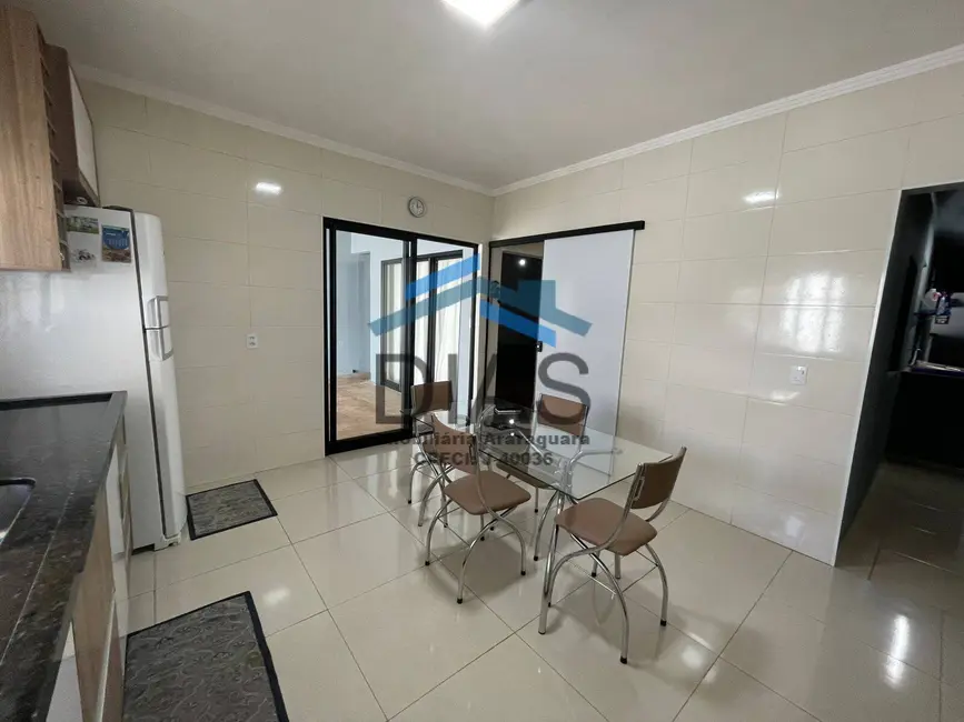 Casa com 2 quartos à venda, 194m2 em Jardim Residencial Lupo II, Araraquara - SP - imagem 4 Foto 4 de Casa com 2 quartos à venda, 194m2 em Jardim Residencial Lupo II, Araraquara - SP