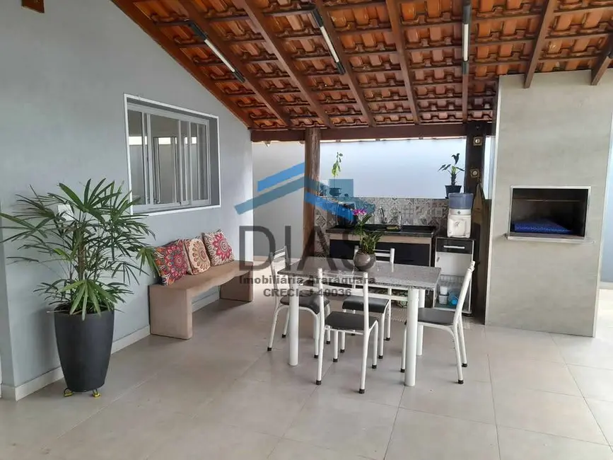 Casa com 2 quartos à venda, 250m2 em Jardim Residencial Elvio Lupo, Araraquara - SP - imagem 5 Foto 5 de Casa com 2 quartos à venda, 250m2 em Jardim Residencial Elvio Lupo, Araraquara - SP
