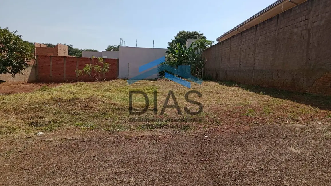 Foto 3 de Terreno / Lote à venda, 300m2 em Jardim Maria Luiza III, Araraquara - SP