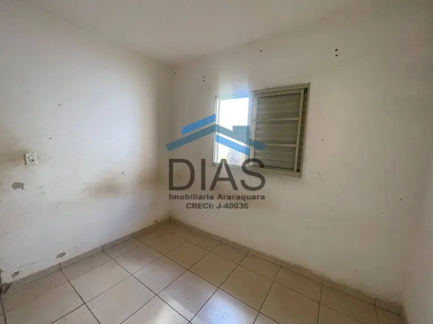 Casa com 2 quartos à venda, 200m2 em Parque Residencial Laura Molina, Araraquara - SP - imagem 8 Foto 8 de Casa com 2 quartos à venda, 200m2 em Parque Residencial Laura Molina, Araraquara - SP