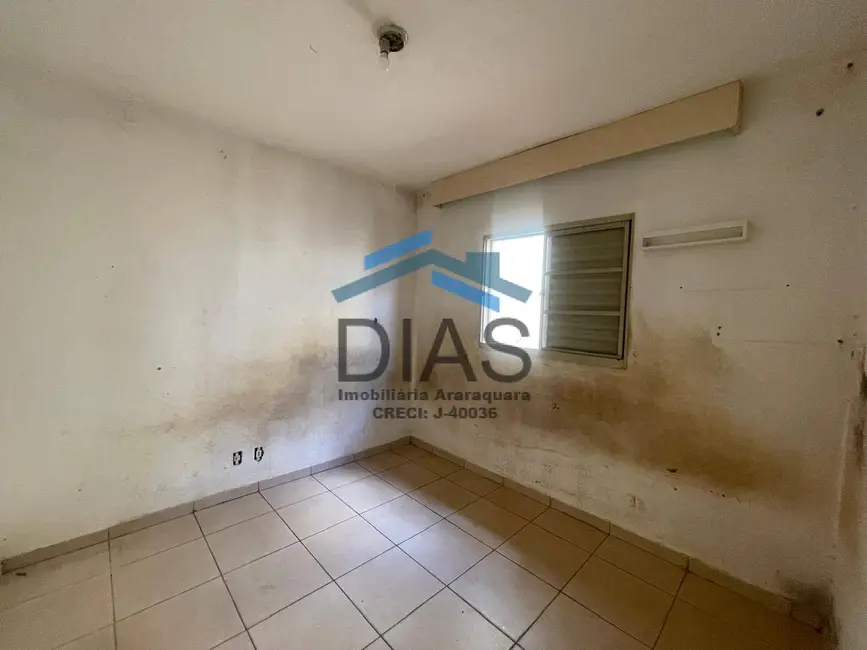 Casa com 2 quartos à venda, 200m2 em Parque Residencial Laura Molina, Araraquara - SP - imagem 6 Foto 6 de Casa com 2 quartos à venda, 200m2 em Parque Residencial Laura Molina, Araraquara - SP