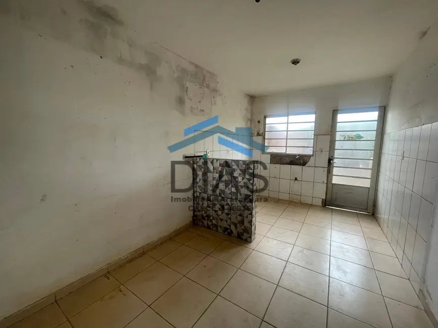 Casa com 2 quartos à venda, 200m2 em Parque Residencial Laura Molina, Araraquara - SP - imagem 4 Foto 4 de Casa com 2 quartos à venda, 200m2 em Parque Residencial Laura Molina, Araraquara - SP