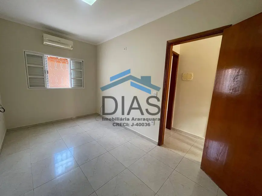 Casa com 2 quartos à venda, 200m2 em Jardim Marialice, Araraquara - SP - imagem 5 Foto 5 de Casa com 2 quartos à venda, 200m2 em Jardim Marialice, Araraquara - SP