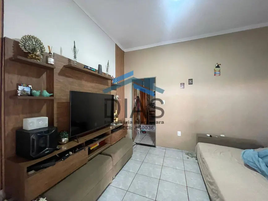 Foto 2 de Casa com 2 quartos à venda, 194m2 em Jardim Residencial Lupo II, Araraquara - SP