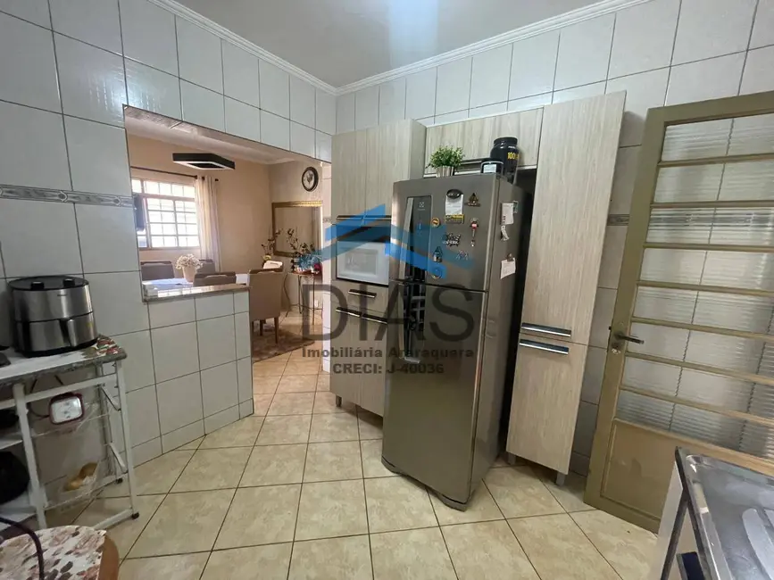Casa com 3 quartos à venda, 194m2 em Jardim Residencial Lupo II, Araraquara - SP - imagem 7 Foto 7 de Casa com 3 quartos à venda, 194m2 em Jardim Residencial Lupo II, Araraquara - SP