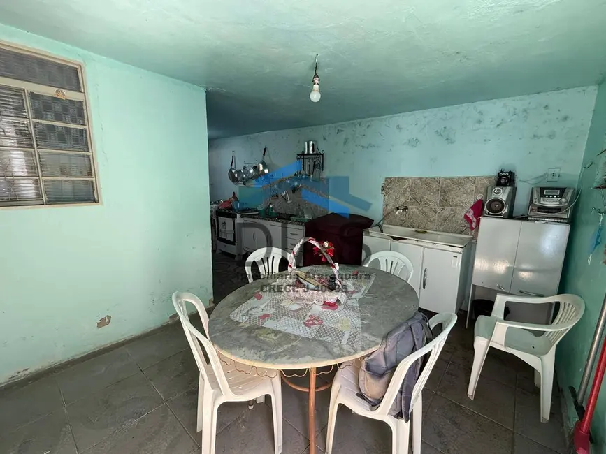 Casa com 3 quartos à venda, 250m2 em Jardim Roberto Selmi Dei, Araraquara - SP - imagem 6 Foto 6 de Casa com 3 quartos à venda, 250m2 em Jardim Roberto Selmi Dei, Araraquara - SP